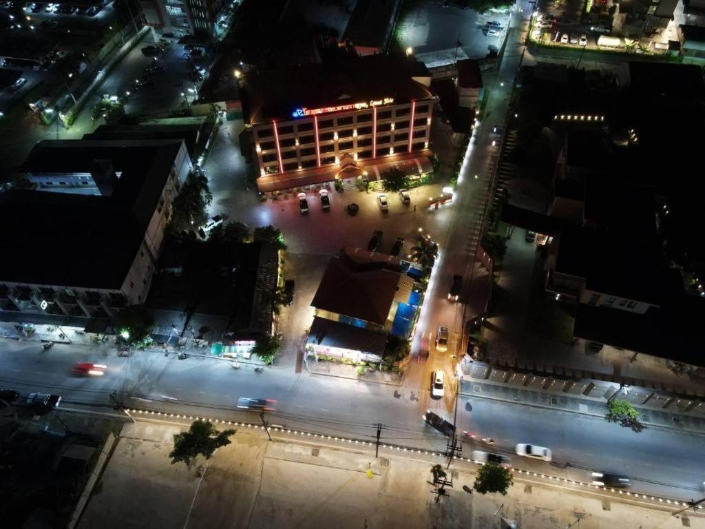 Rayong Lanna Hotel Exteriér fotografie