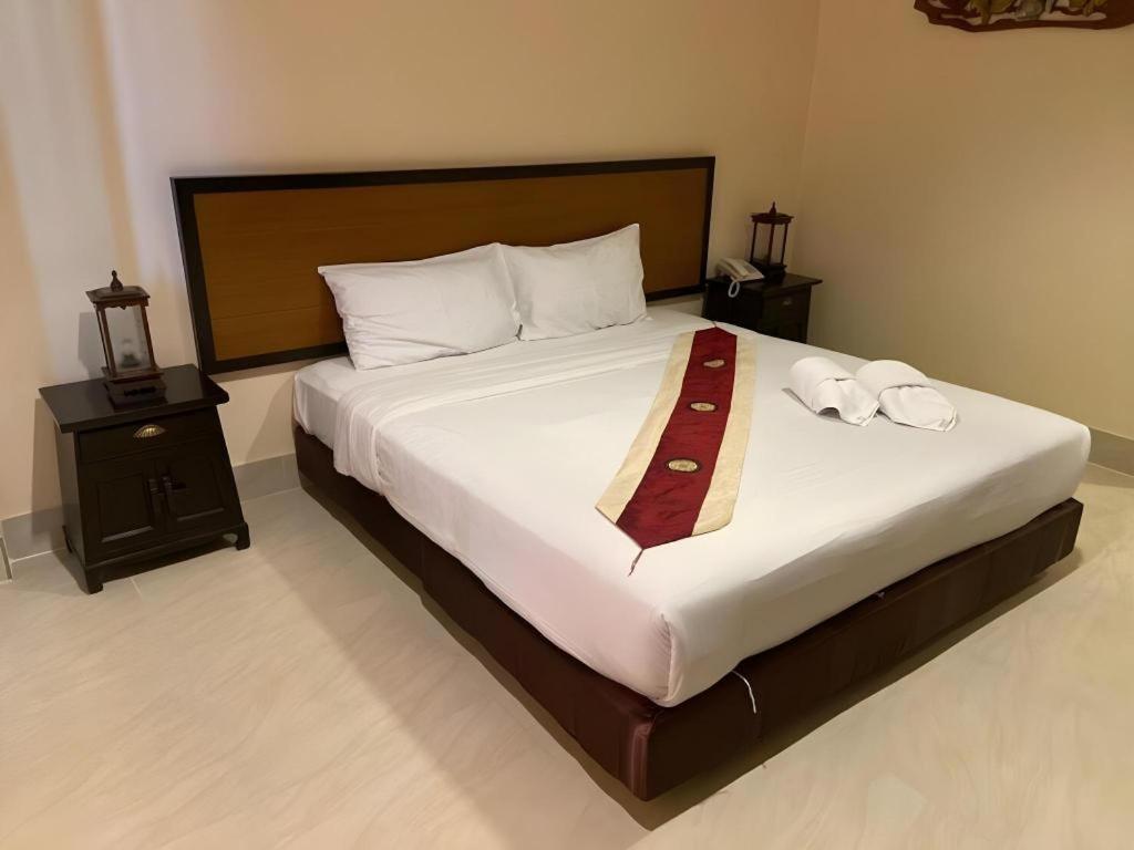Rayong Lanna Hotel Exteriér fotografie
